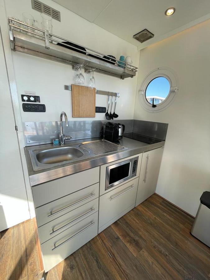 Отель Houseboat Камперланд Экстерьер фото