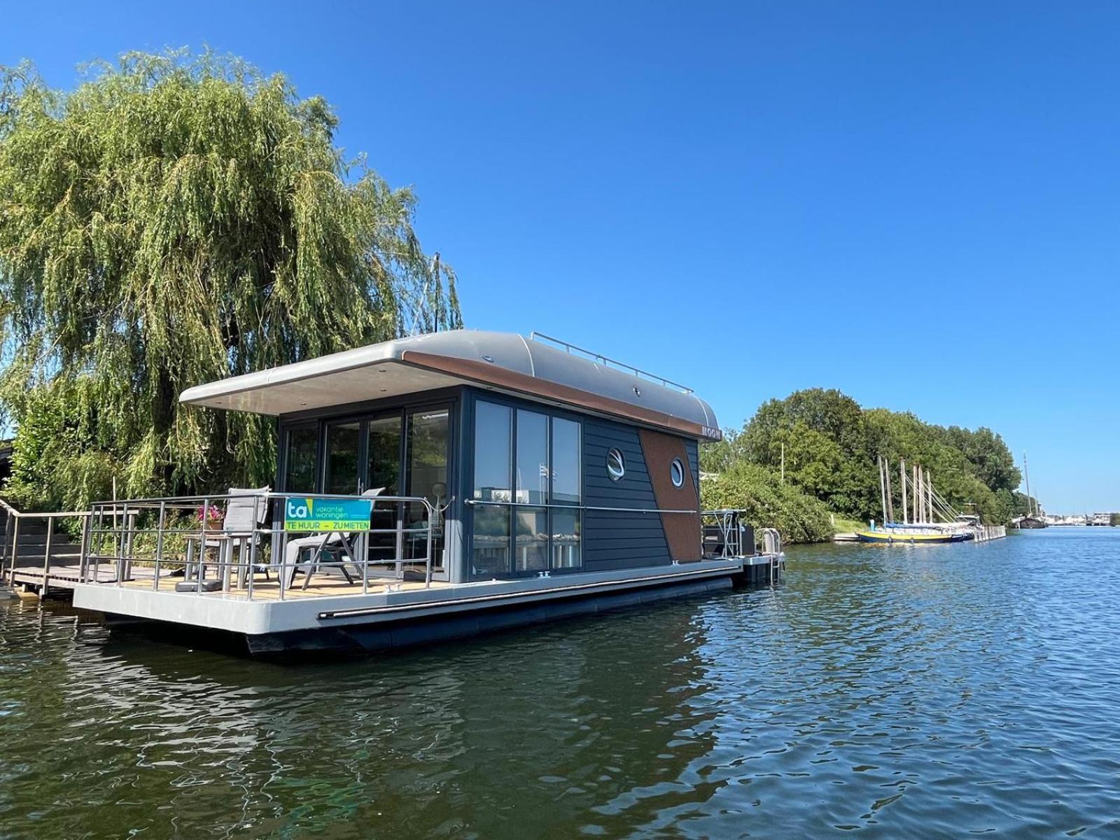 Отель Houseboat Камперланд Экстерьер фото